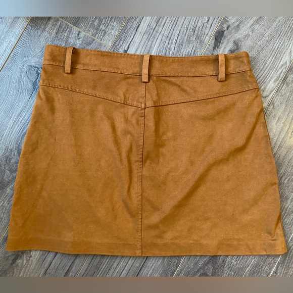 Zara faux suede brown mini skirt with buttons - Picture 4 of 7